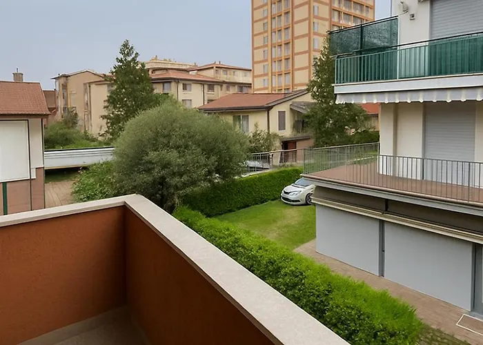 Apartment Privato - Parking Free - Tram A 300m Padua