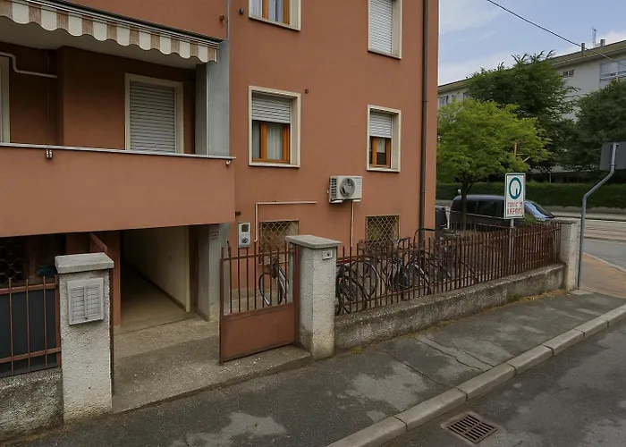 Apartment Privato - Parking Free - Tram A 300m Padua