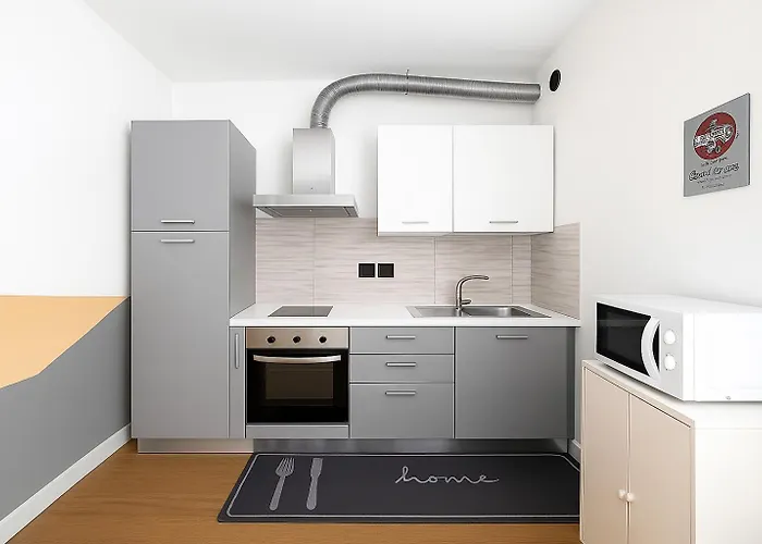 Apartment Privato - Parking Free - Tram A 300m Padua